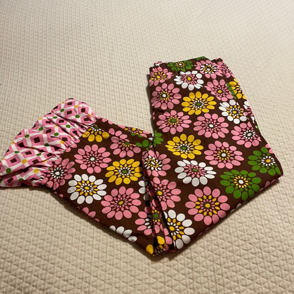 Kelly’s kids pants with ruffle
